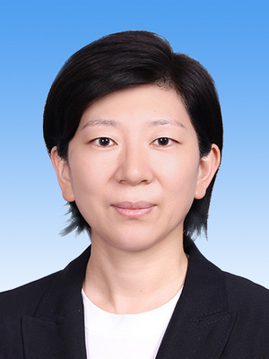 杜尚澤，女，漢族，1981年10月生，研究生學(xué)歷，中共黨員，現(xiàn)任人民日報社編委委員兼政治文化部主任、北京分社社長。